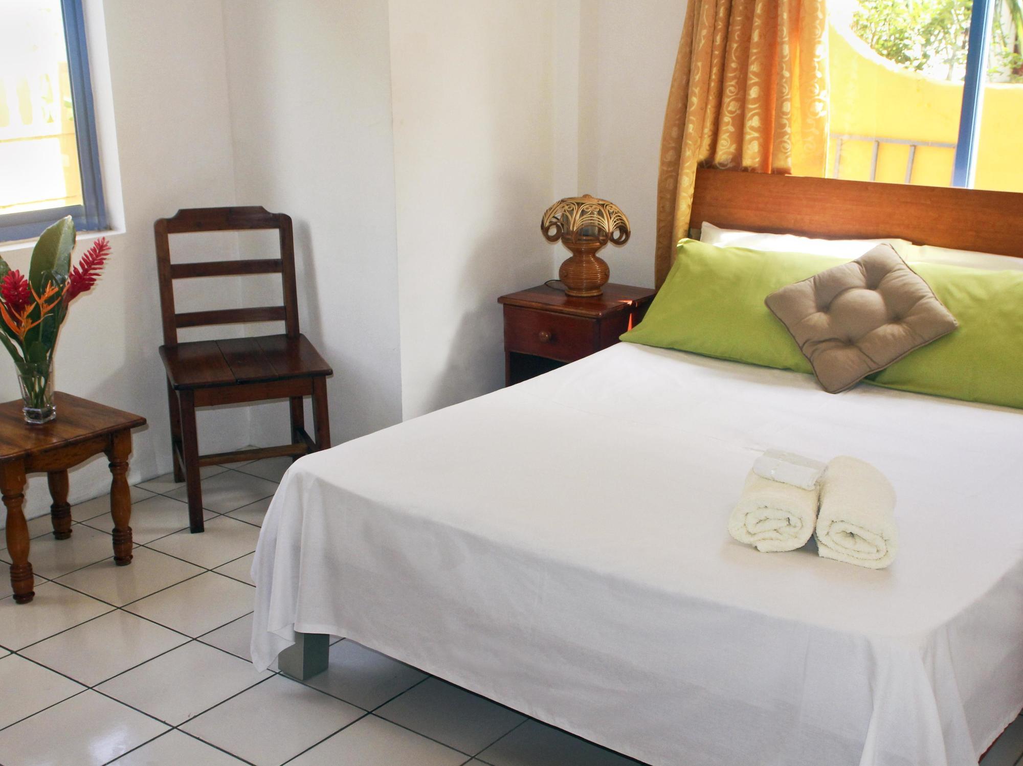 Vicky'S Holiday Apartment Vịnh Beau Vallon Ngoại thất bức ảnh