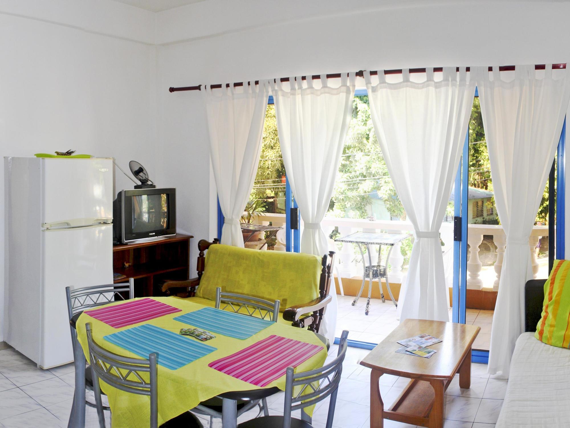 Vicky'S Holiday Apartment Vịnh Beau Vallon Ngoại thất bức ảnh