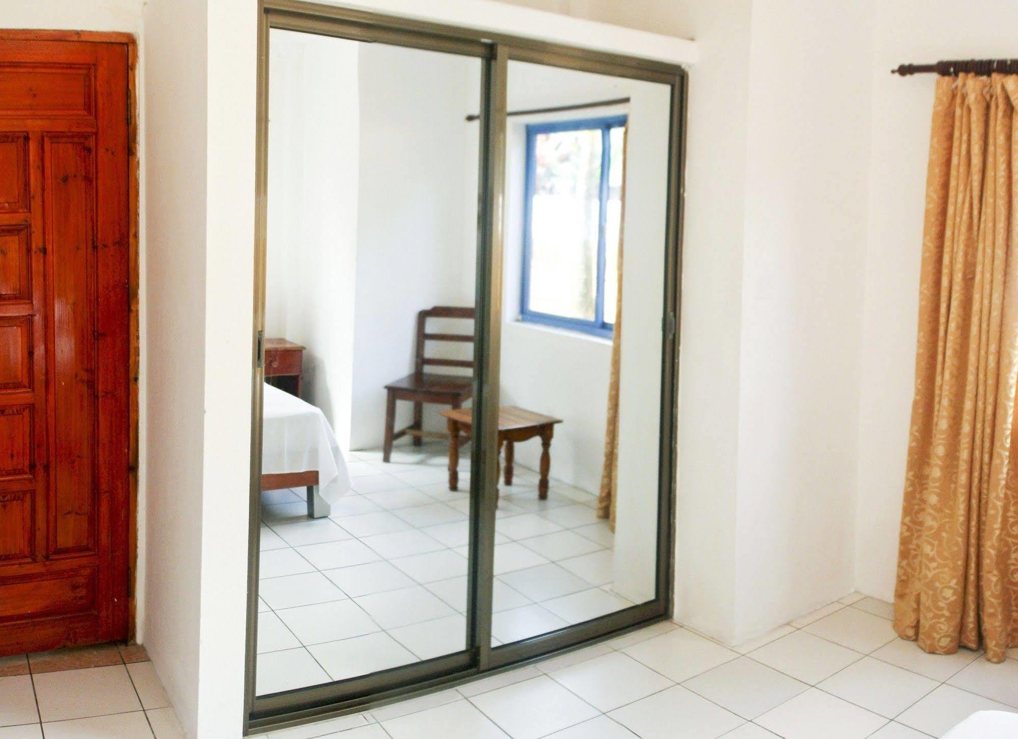 Vicky'S Holiday Apartment Vịnh Beau Vallon Ngoại thất bức ảnh