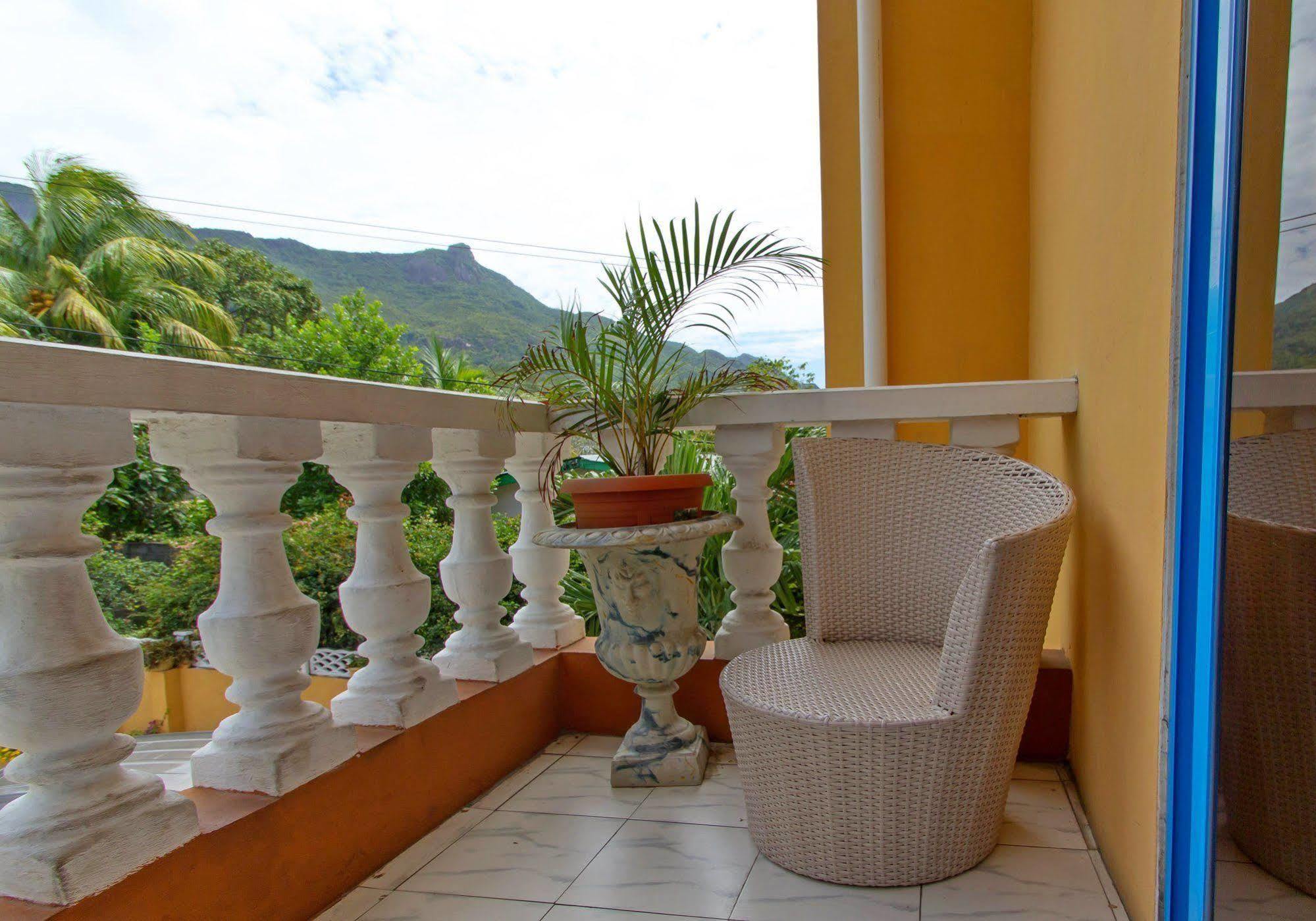 Vicky'S Holiday Apartment Vịnh Beau Vallon Ngoại thất bức ảnh